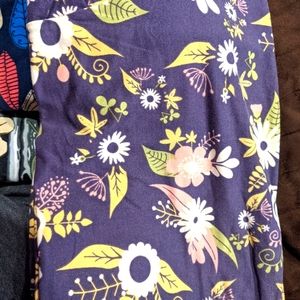 TC LuLaRoe leggings 2/$17 3/23 4/27
